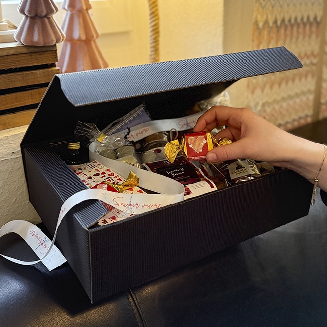 Bild von Genussabobox vor rotem Hintergrund