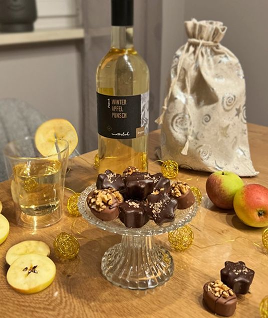 Weihnachtliche Schokolade mit Cranberry-Streusel
