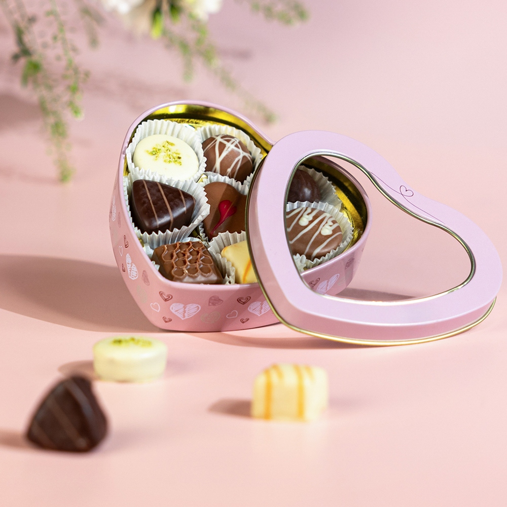 Kopfansicht einer geöffneten Pralinenbox